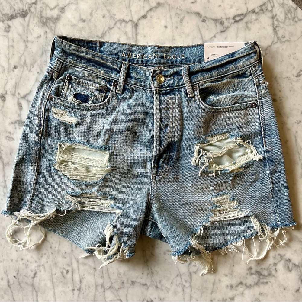 NWT American eagle 90s boyfriend mid-length denim shorts